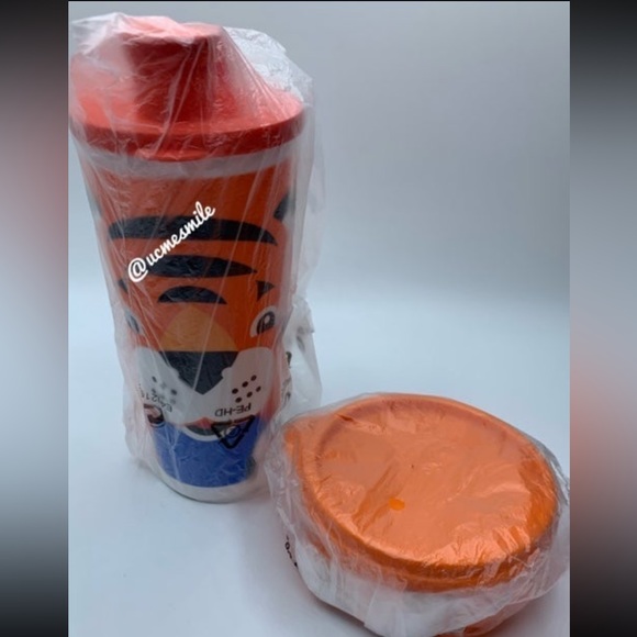 Tupperware Tiger Lunch Set - Picture 3 of 3